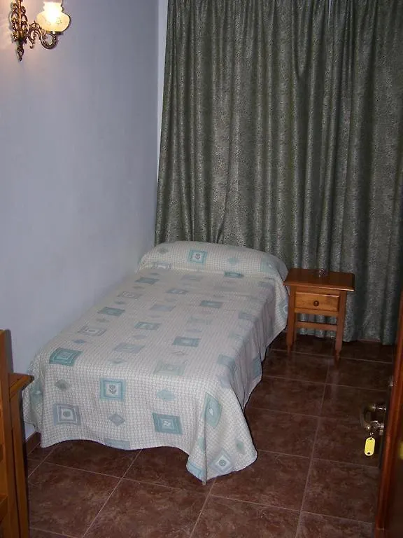 Hostal Adrian Pizarra Spain